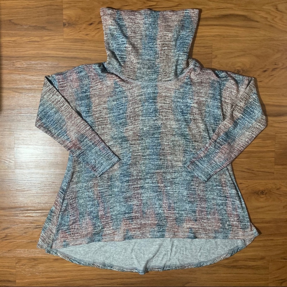 *NWOT* Cha Cha Vente Women's Turtleneck Sweater Size M